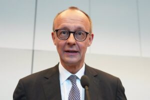 Merz aboga por un "rápido" acuerdo de coalición en Alemania tras verse con Scholz