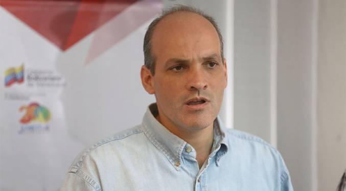 Ministro Menéndez asegura que Gobierno Comunal desarrolla Plan de la Patria