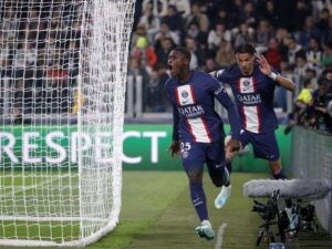 Nuno Mendes renueva contrato con el PSG