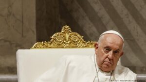Papa Francisco pasó la noche tranquilo en sexto día de hospitalización