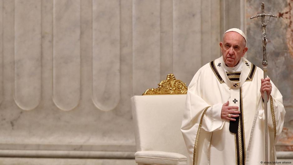 Papa sigue en estado "crítico", con leve insuficiencia renal – DW – 23/02/2025