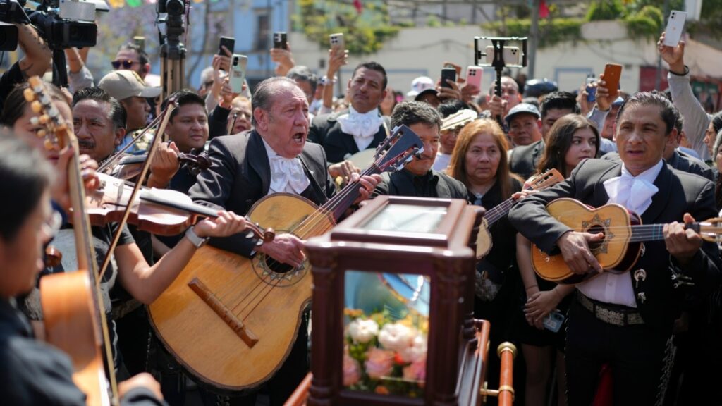 Paquita es despedida por el barrio que la vio ascender a la fama