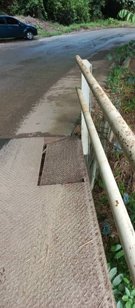 Piden recuperación del puente de Caruao