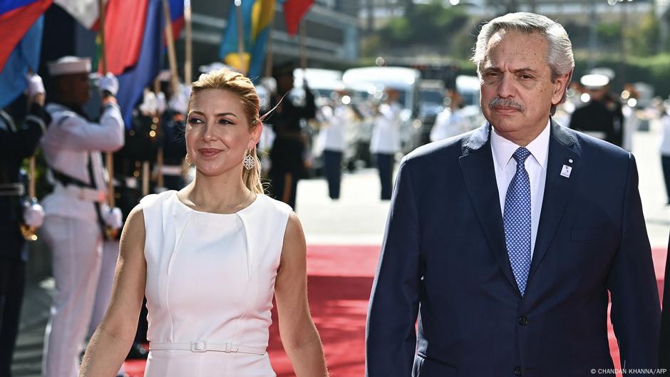 Procesan a Alberto Fernández por violencia contra expareja – DW – 17/02/2025