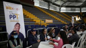 Puntos de regularización de migrantes venezolanos en Colombia cerrados por falta de recursos
