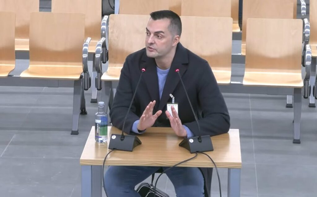 Rafael Hermoso dice que el seleccionador trató de coaccionarle por orden de Rubiales para quitar importancia al beso