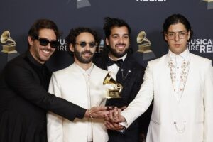 Rawayana gana el Grammy por ¿Quién trae las cornetas?