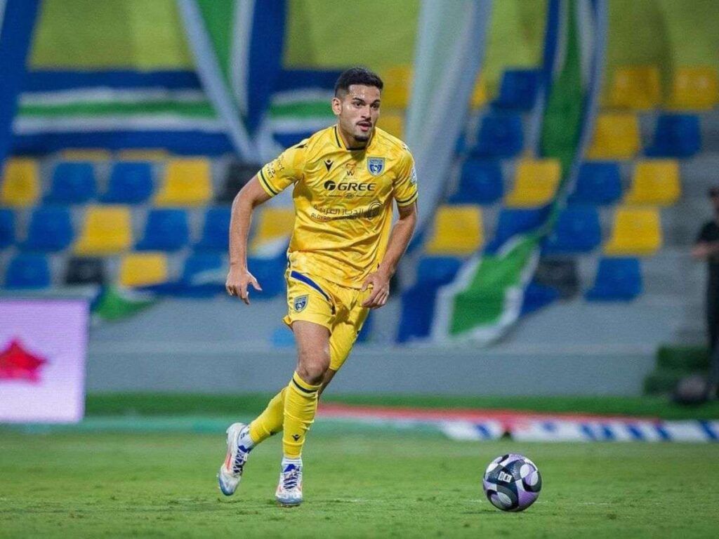 Renné Rivas se vistió de héroe para el Al-Taawoun