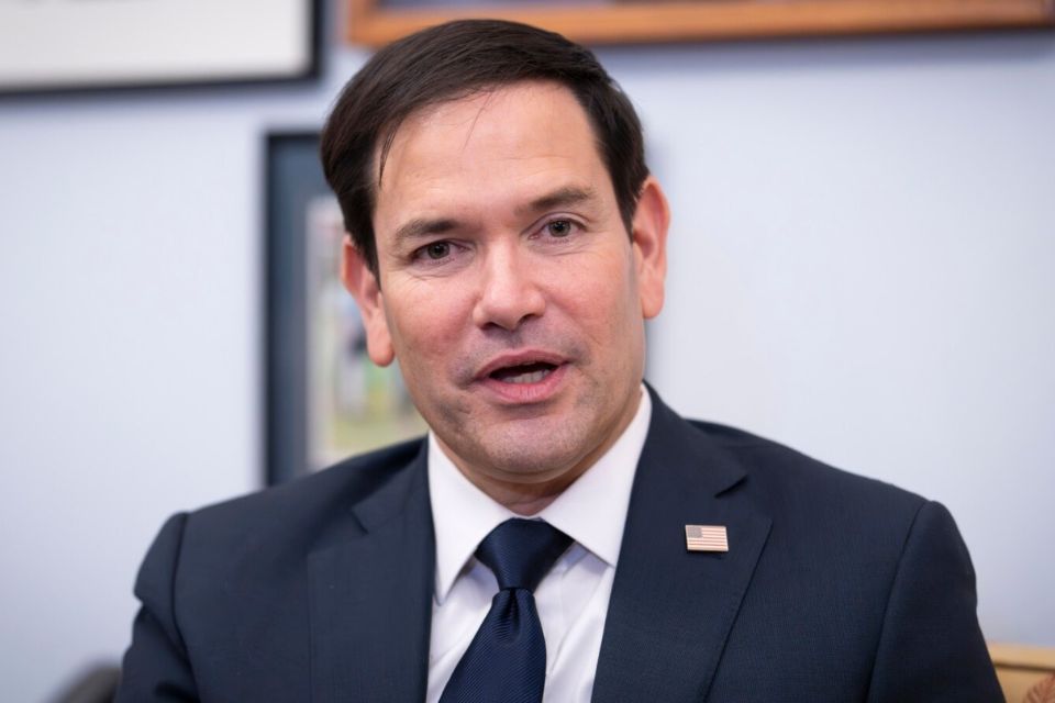 Rubio llega a Panamá entre amenazas de recuperar el canal