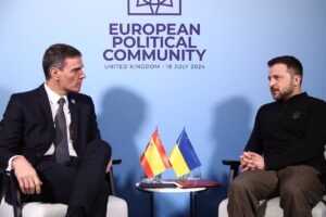 Sánchez traslada a Zelenski el apoyo de España tras el consenso entre Putin y Trump para una "solución negociada