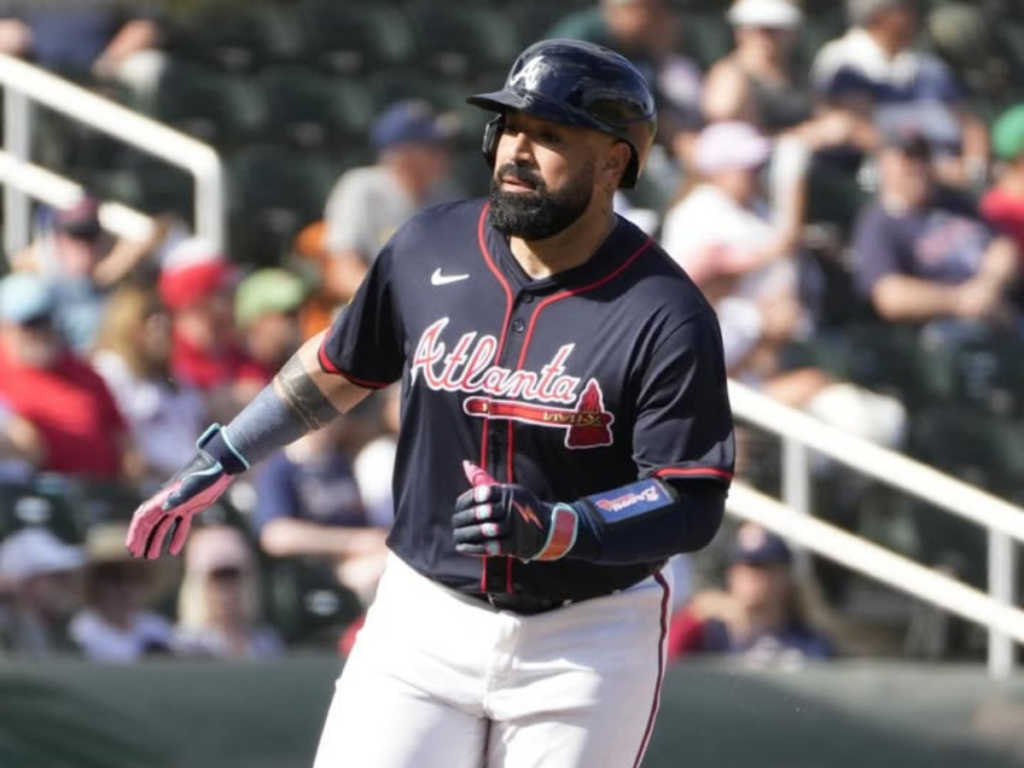 Sandy León se voló la barda en victoria de Atlanta