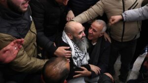 Se completa con éxito un nuevo intercambio de presos palestinos por rehenes israelíes
