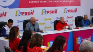 "Son unos pillos, la oposición extremista se ha robado 32 mil millones de dólares