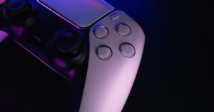 Sony sigue ampliando la distancia gracias a la nueva liquidación del pack futbolero PS5 Slim + FC25