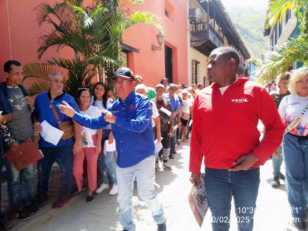 Suárez entrega ayudas sociales - Diario La Verdad de Vargas