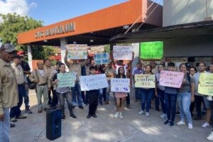 Trabajadores de CVG Bauxilum advierten sobre huelga de hambre en reclamo a puestos fijos