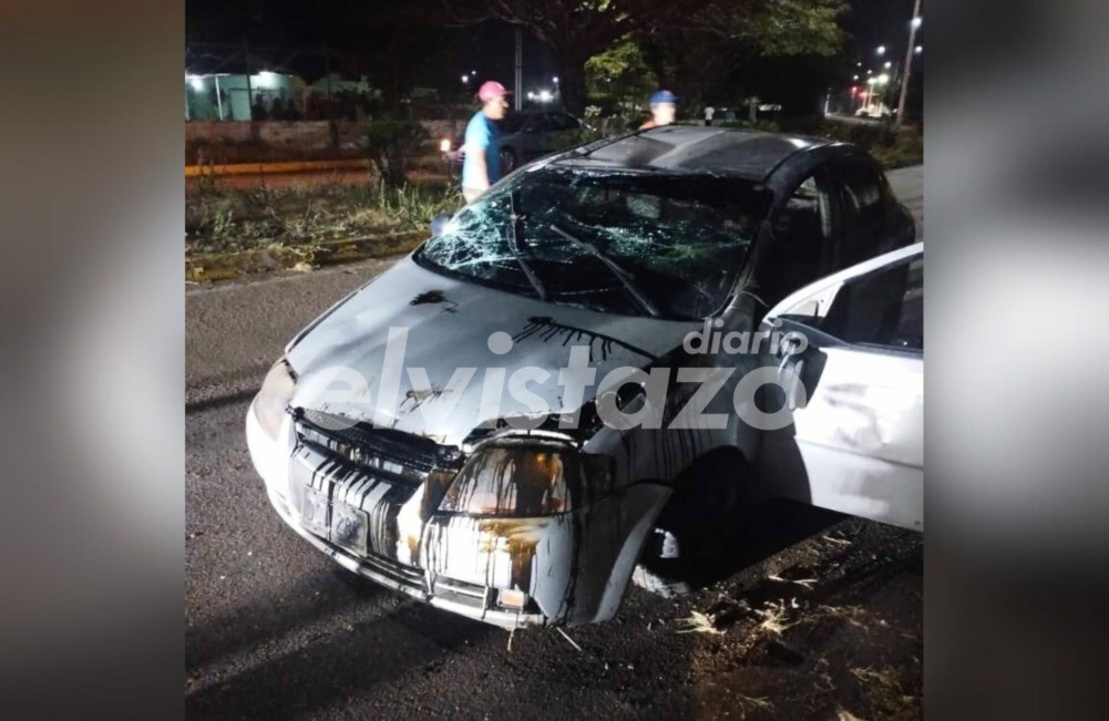 Tres lesionados leves dejó aparatoso vuelco de Aveo en la Av. Boyacá de Anaco