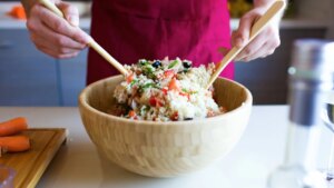 Tres recetas baratas con quinoa que se convertirán en nuestras favoritas de esta temporada