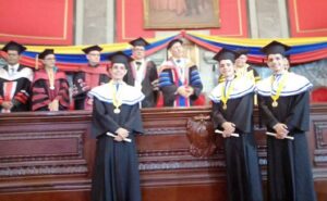 Trillizos se gradúan como cirujanos con honores en la ULA