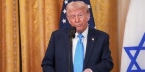 Trump asegura que Israel le «entregaría» a EE.UU. la Franja de Gaza al terminar los combates