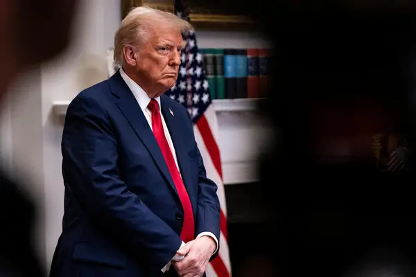 Trump considera que China, Rusia, Venezuela, Cuba e Irán son "adversarios extranjeros"