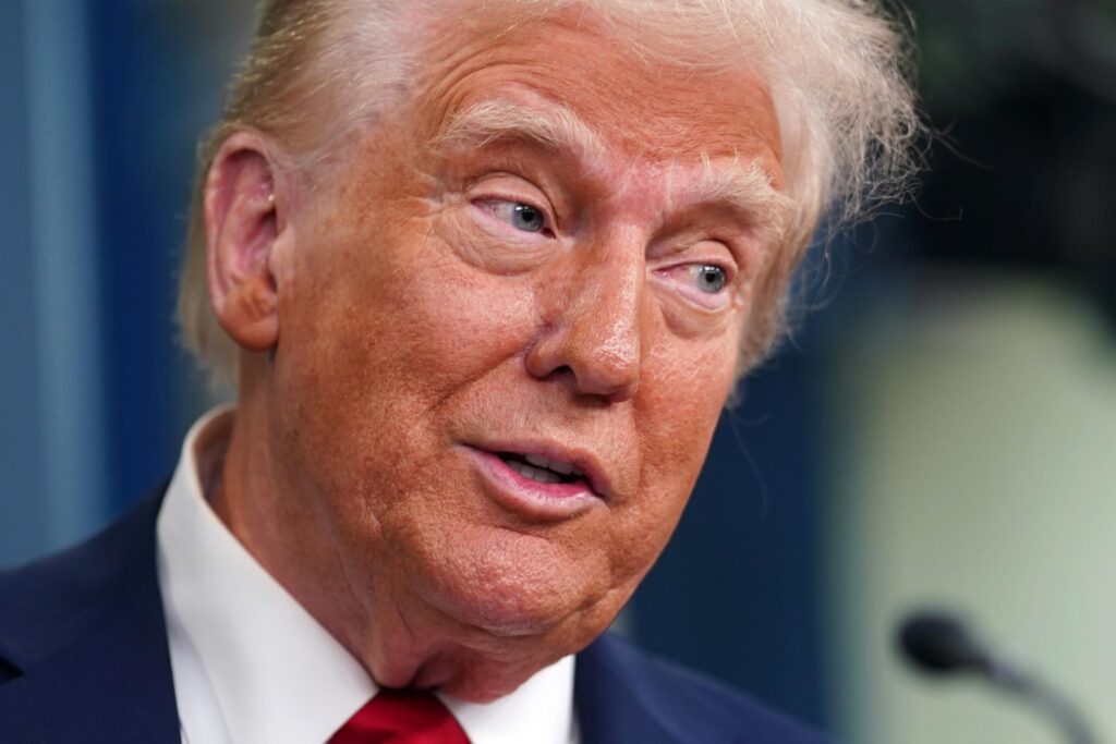 Trump dice que seguirán conversaciones con Sheinbaum para lograr acuerdo sobre aranceles