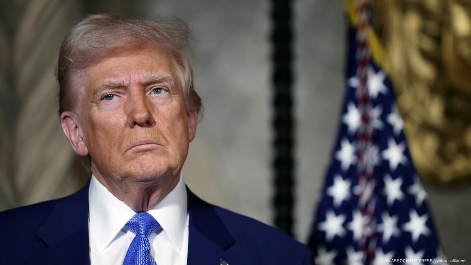 Trump llama a Zelenski "dictador sin elecciones" – DW – 19/02/2025
