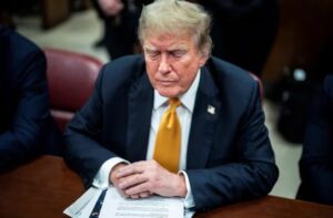 Trump ordena represalias contra la firma de abogados que colaboró en su investigación - AlbertoNews
