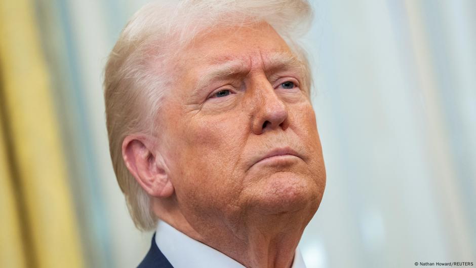 Trump quiere "recuperar el dinero" entregado a Ucrania – DW – 23/02/2025