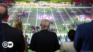 Trump se burla de Taylor Swift luego del Super Bowl – DW – 10/02/2025