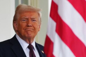 Trump trata de negar que llamara "dictador" a Zelenski: "¿Dije eso? No puedo creerlo, siguiente pregunta"