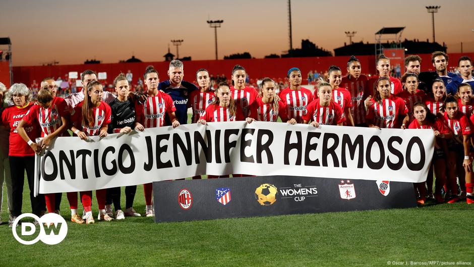 Un beso forzado "no debe de ocurrir" – DW – 03/02/2025