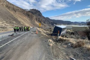 Un choque frontal entre un coche y un autobús deja cuatro muertos y siete heridos en Washington