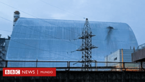 Un dron ruso alcanza el escudo antirradiación de la central nuclear de Chernóbil, según Ucrania