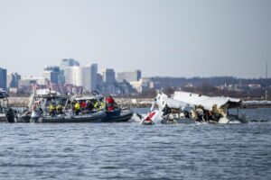 Veintiocho fallecidos en el accidente aéreo en Washington pertenecían al patinaje artístico - AlbertoNews