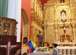 Venezolanos celebran canonización de José Gregorio Hernández en iglesia de la Candelaria