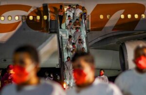 Venezuela recibe segundo grupo de migrantes deportados de Estados Unidos después de hacer trasbordo en Honduras