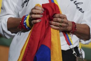 Venezuelan American Caucus busca que cortes protejan el TPS