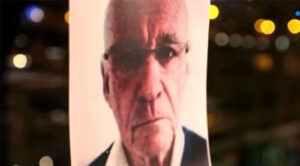 Víctimas de cirujano pederasta francés culpan al sistema por callar