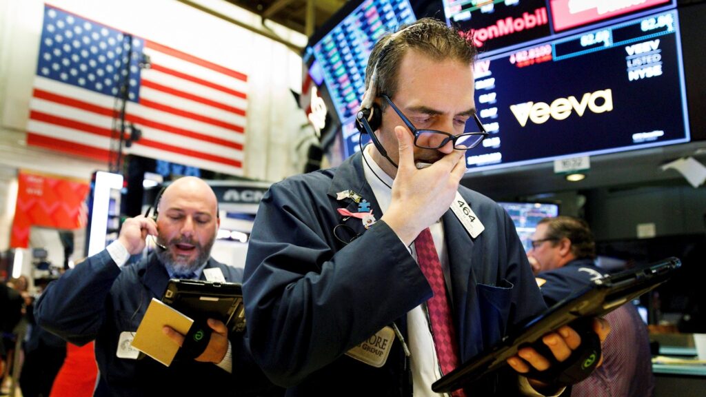 Wall Street abre en rojo ante la amenaza de guerra comercial por aranceles de Trump