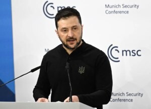 Zelenski advierte en la Conferencia de Múnich que será "peligroso" si Trump se reúne con Putin antes que con él e insta a Europa a crear su propio ejército