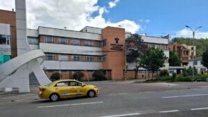 hay alerta por posibles cierres de clínicas y hospitales