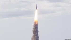 Cohete europeo Ariane 6 coloca en órbita satélite militar – DW – 06/03/2025