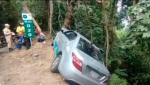 Accidente en la carretera hacia Ocumare de la Costa dejó 2 lesionados