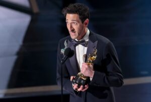 Adrien Brody batió el récord con el discurso más largo en la historia de los Oscar - AlbertoNews
