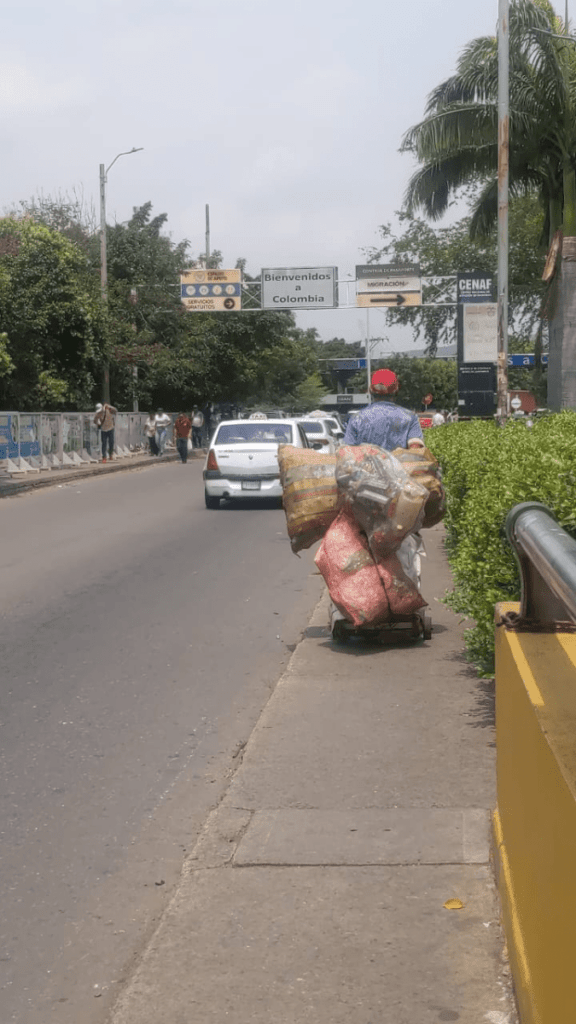 Adultos mayores lideran «rebusque» del reciclaje en frontera – Diario La Nación