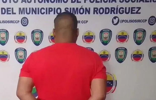 Agredió a su hijo de 10 años tras culparlo por la muerte de un perro