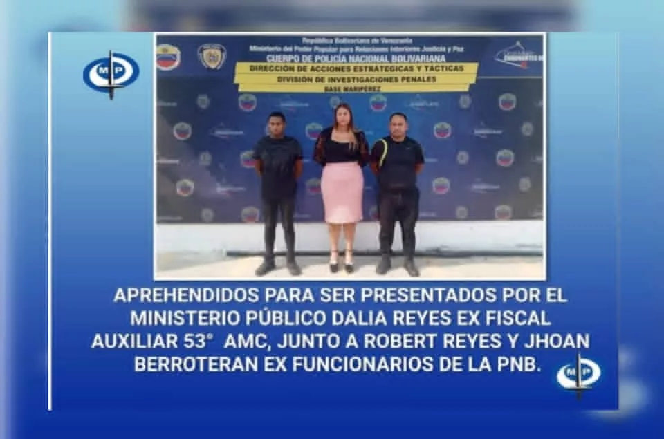 Aprehendidos una exfiscal auxiliar y dos funcionarios de la PNB