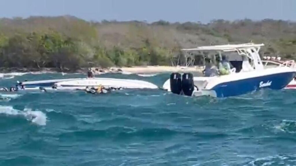 Armada rescató a 36 turistas alemanes, dos austriacos, piloto y copiloto colombianos/ video