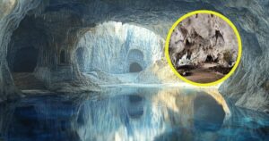 Arqueólogos descubren un misterioso santuario del siglo IV a.C. en las profundidades subterráneas de la gruta de Pertosa-Auletta (Italia)